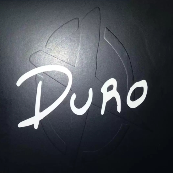 Duro (2019)